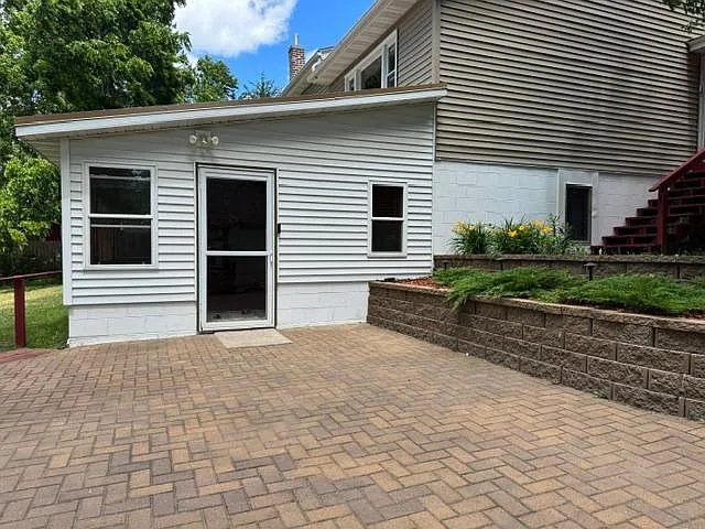 221 N Jefferson St #B — Photo 2