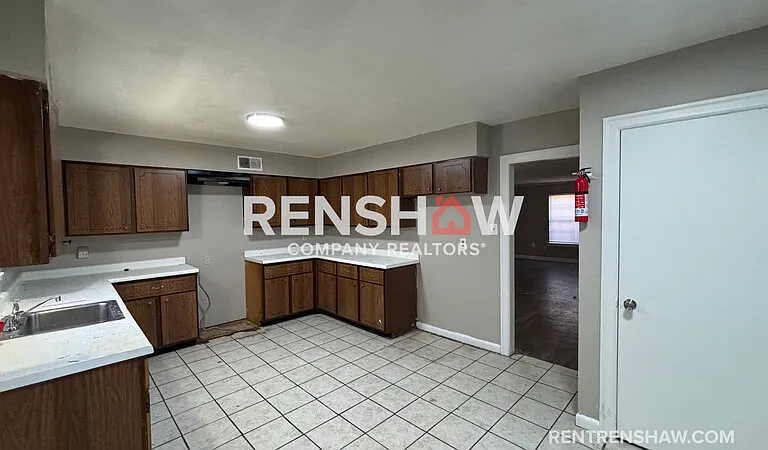 3247 Thirteen Colony Mall #3A — Photo 9