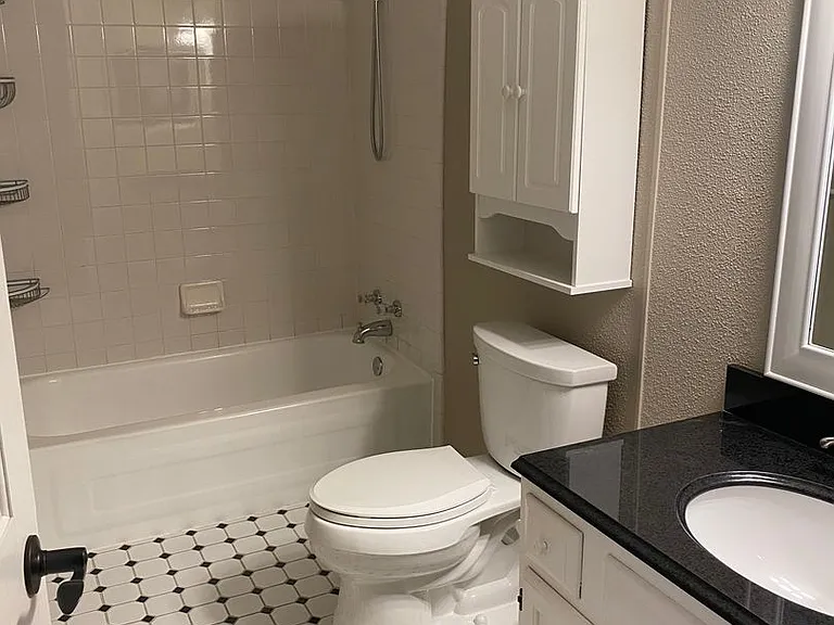 2534 Tennyson Ave — Photo 19