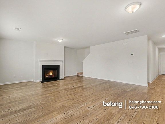 4th image of 297 Windfall Rd