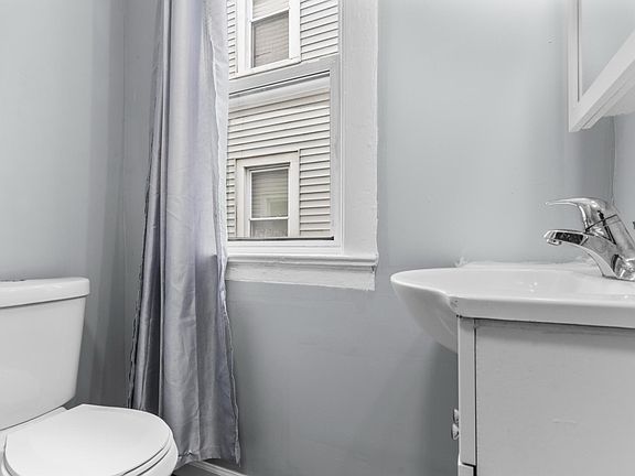 5th image of 78 Shelton Ave Floor 2
