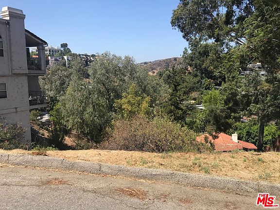 2nd image of 2553 Hargrave Dr