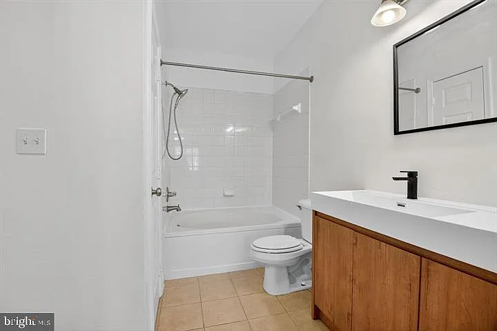 12945 Centre Park Cir #403 — Photo 9