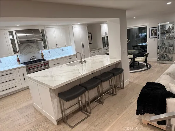 526 Vista Grande, Newport Beach, CA 92660