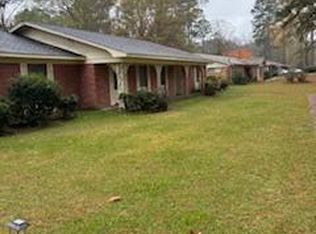 1333 E 1st St, Forest, MS 39074