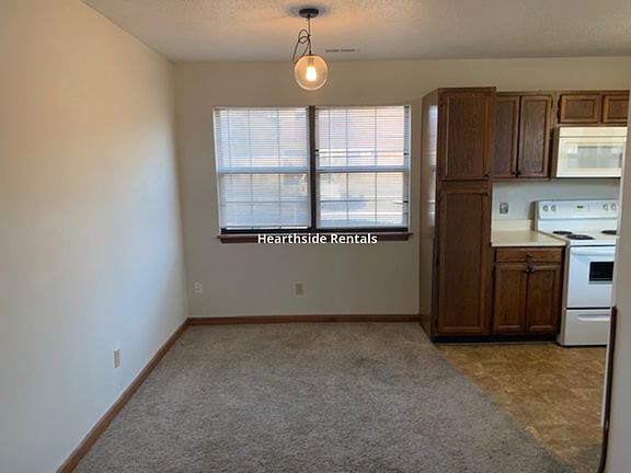 3rd image of 200-26 Rollins Dr