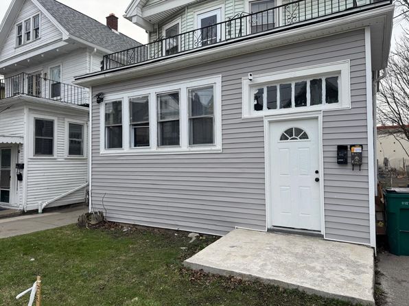 78 Dash St APT 2
