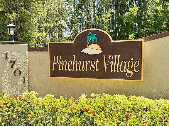 2nd image of 1701 Pinehurst Rd APT 2D