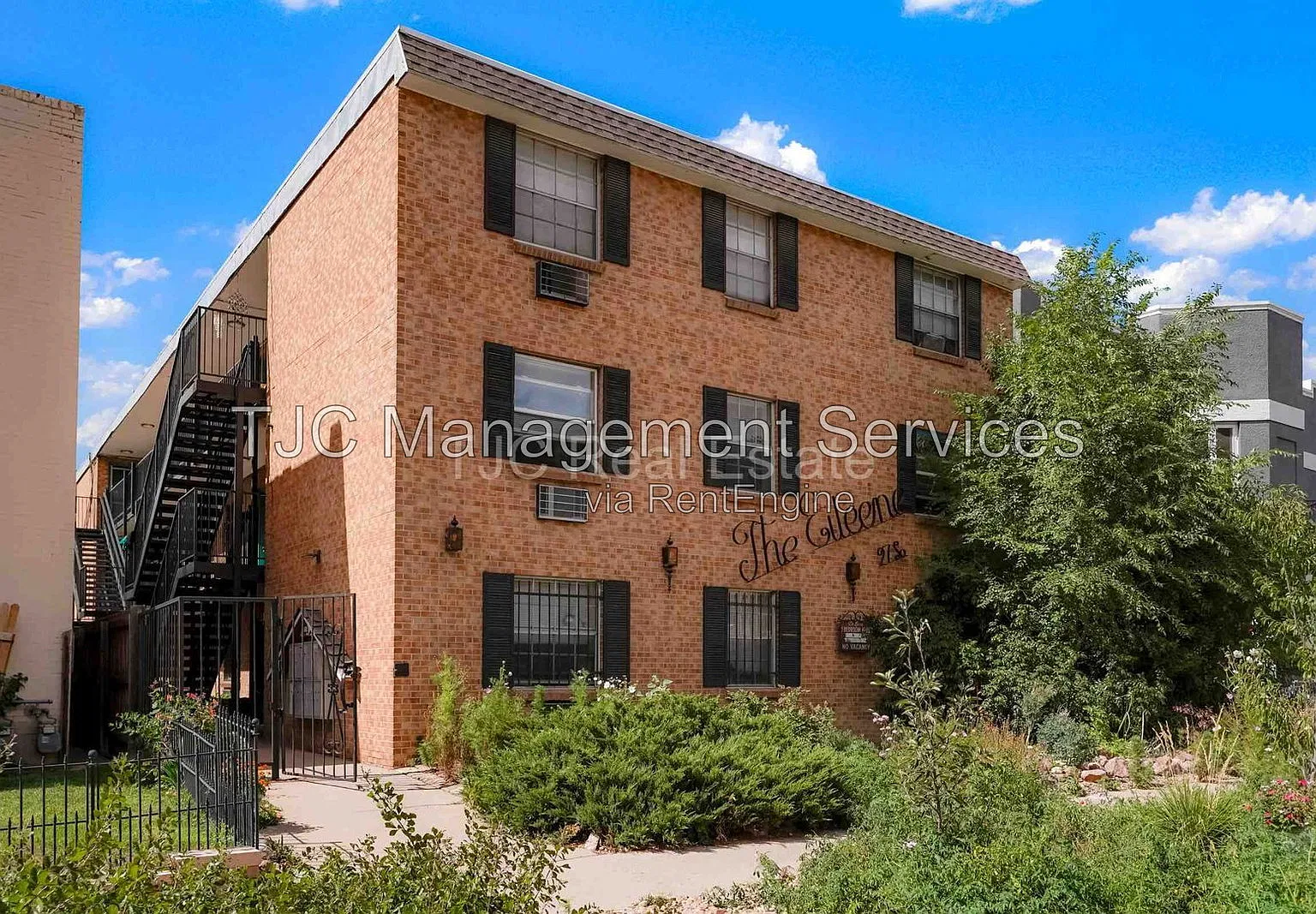 1 bed, 1.0 bath, 435 sqft, $885 — Photo 2