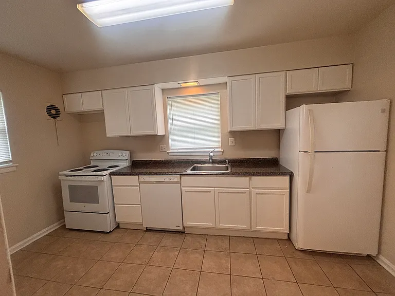 11203 Dodson Ln — Photo 11
