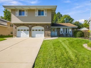 176 Cambridge Ln, Bloomingdale, IL 60108