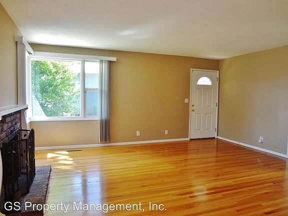 3rd image of 616 Los Padres Blvd