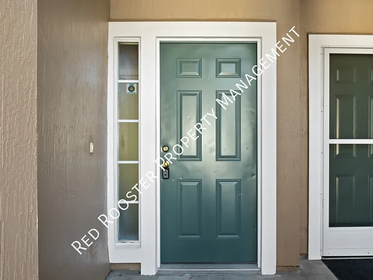 795 Scrub Jay Dr — Photo 3