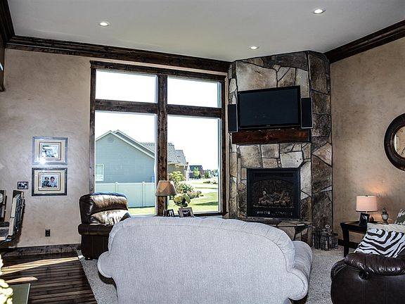 3rd image of 426 Sunterra Dr