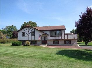 7566 Miller Dr, Bath, PA 18014