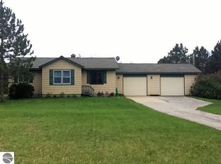 9161 W 26th Rd, Mesick, MI 49668