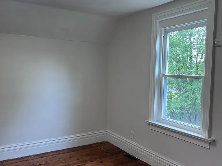 22156 Leslie St — Photo 15