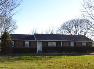 6762 State Route 161 Ext, Iuka, IL 62849