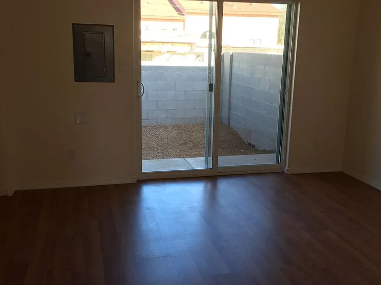 222 Yale Blvd SE — Photo 6