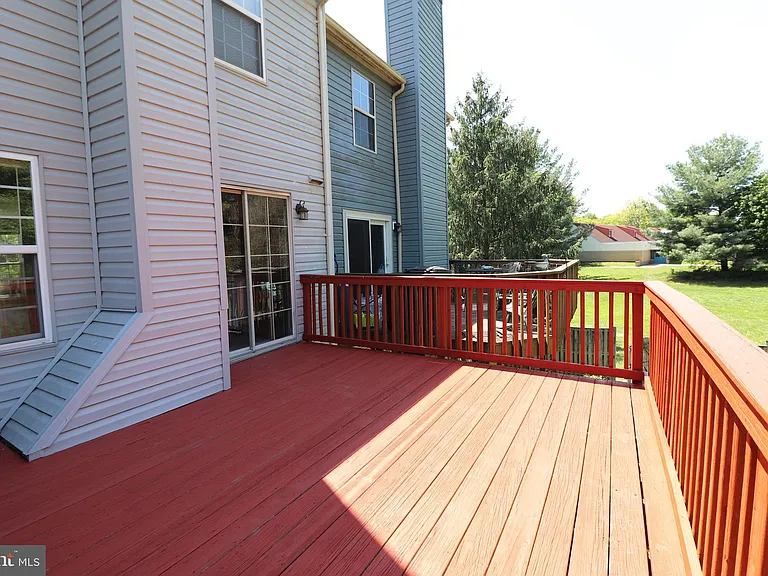 18365 Honeylocust Cir — Photo 8