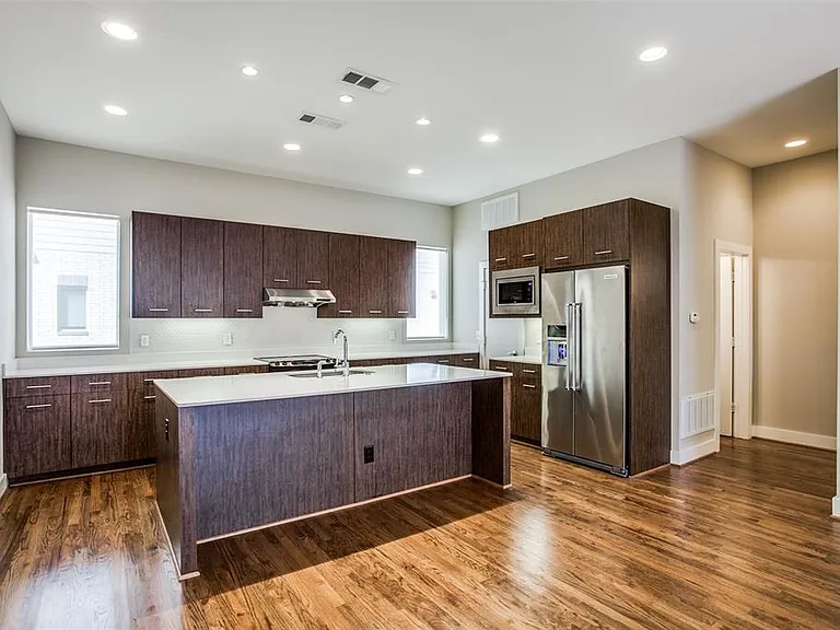 2325 Stutz Dr #41 — Photo 8