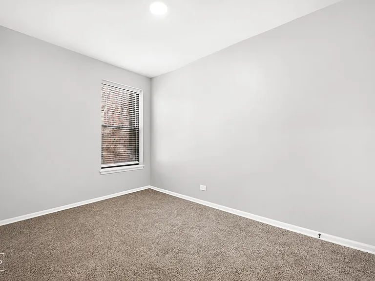5051 S Forrestville — Photo 23