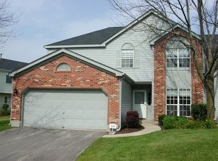 239 Wellington Cir, Gurnee, IL 60031