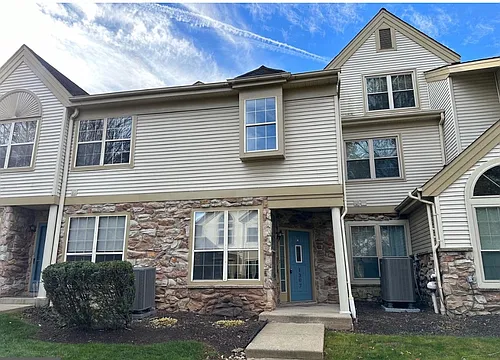 1307 Foxmeadow Dr #1307 Photo 1