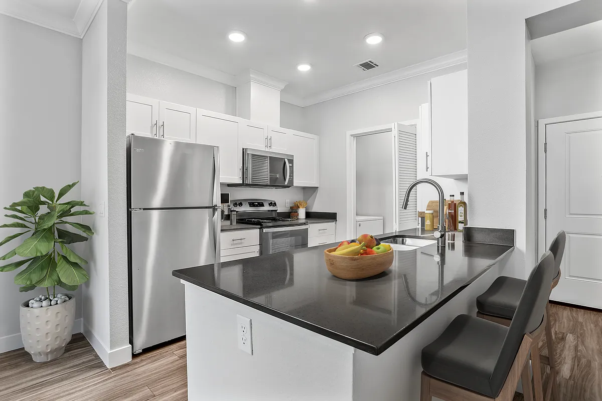 Building Photo - Tesoro Apartments