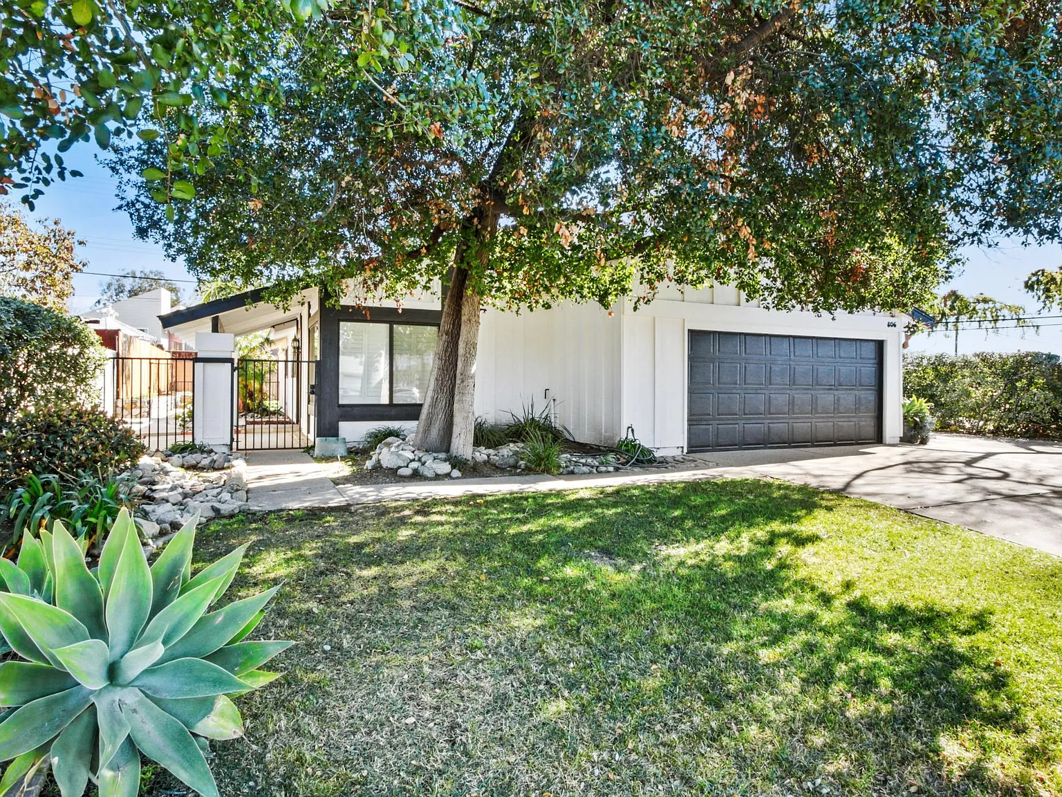 4 bed, 1474 sqft, $3,300 — Photo 2