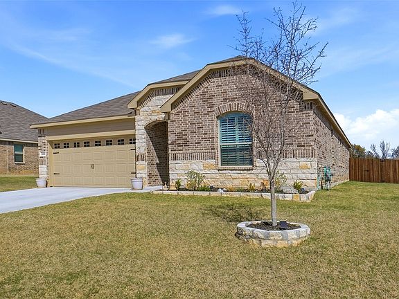 3rd image of 1333 Almond Rd