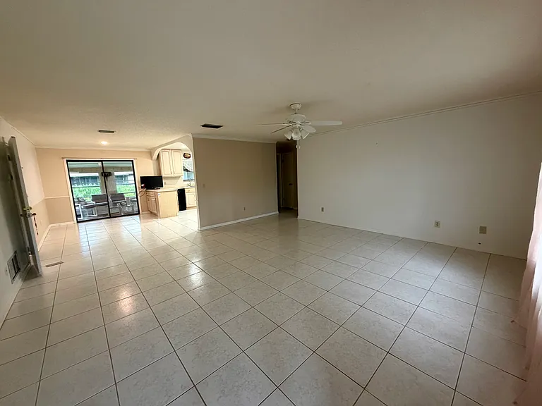 3010 Yule Tree Dr — Photo 4