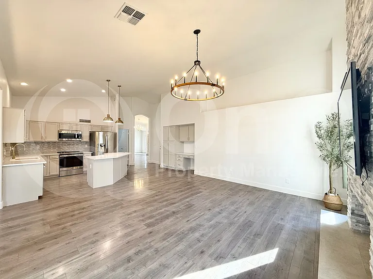 401 S Tiago Dr — Photo 7