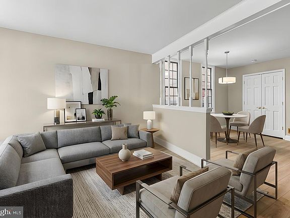 3rd image of 124 N Broadway
