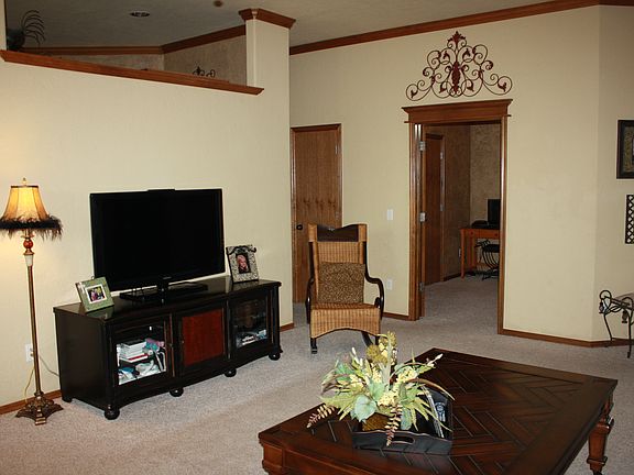 4th image of 753 SW 157th St