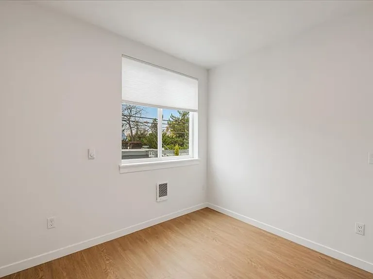 Fremont Street Apartments — Photo 5