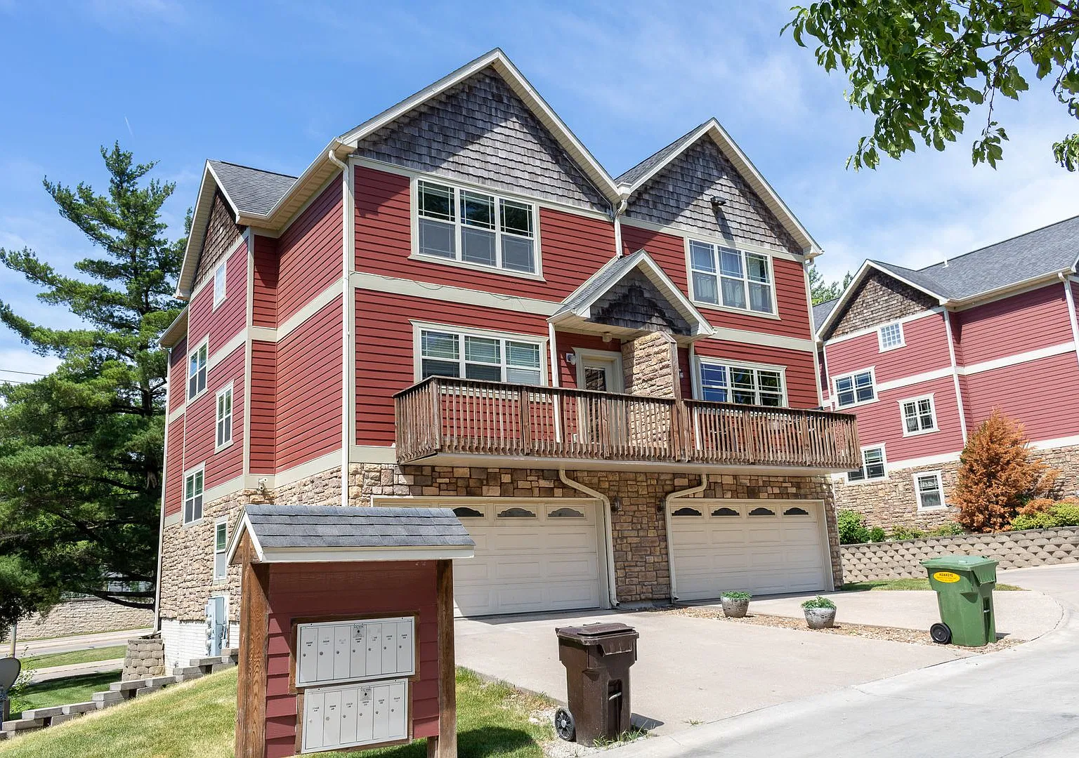 $2,550 | 3 Bedroom, 3.5 Bathroom Multi Floor Town Home | No Pets | Available for August 1st, 2027... — Photo 3