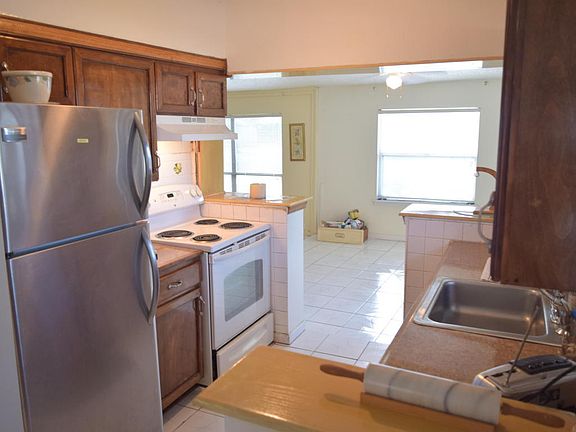 2nd image of 130 SE Celestia Ct