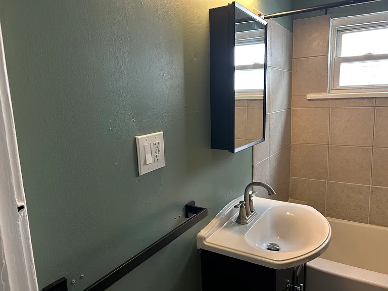 1230 Cranford Ave — Photo 6