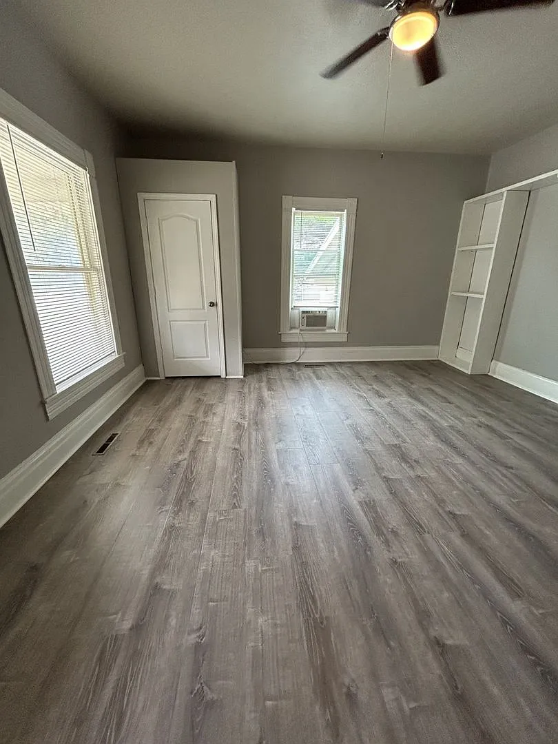 Nice 2 bedroom 1 bath Home with carport. — Photo 4