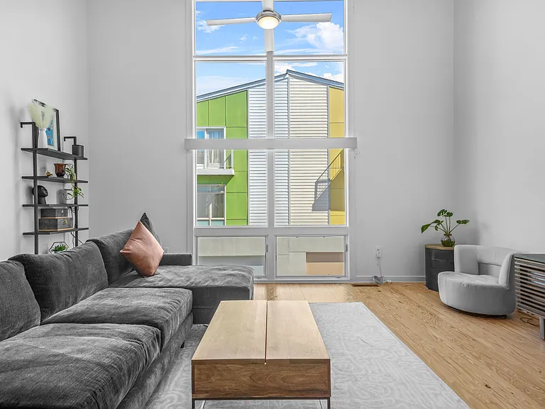 1277 Aalto Main NW — Photo 3