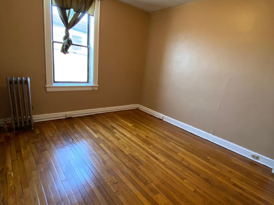 2nd image of 105 S Fulton Ave #1