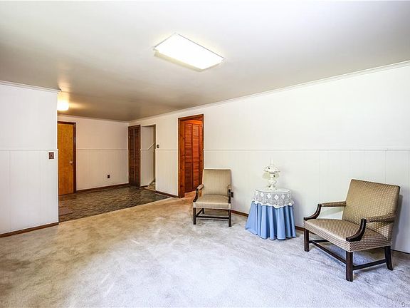 4th image of 21 Lakeview Dr
