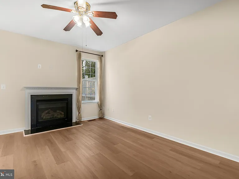 43729 Stoke Chapel Ter — Photo 11