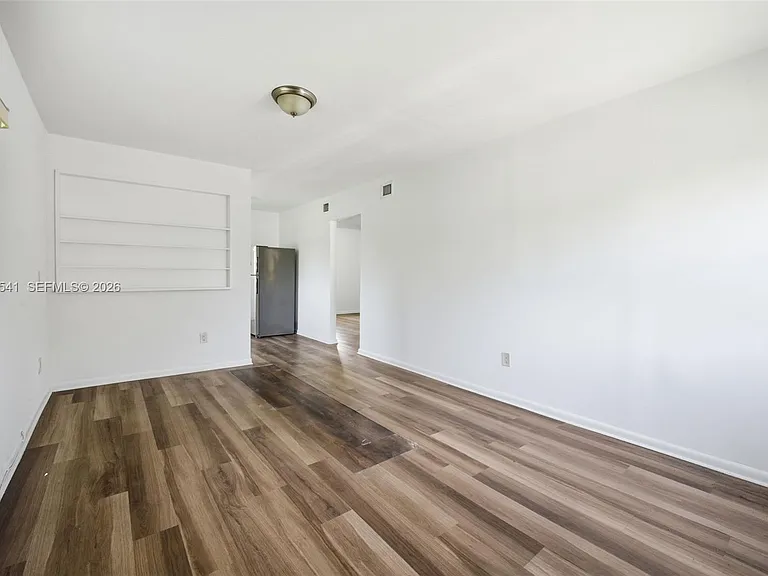 7512 NW 1st Ave #7512 — Photo 2