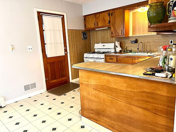 3rd image of 54 Gould St Floor 2
