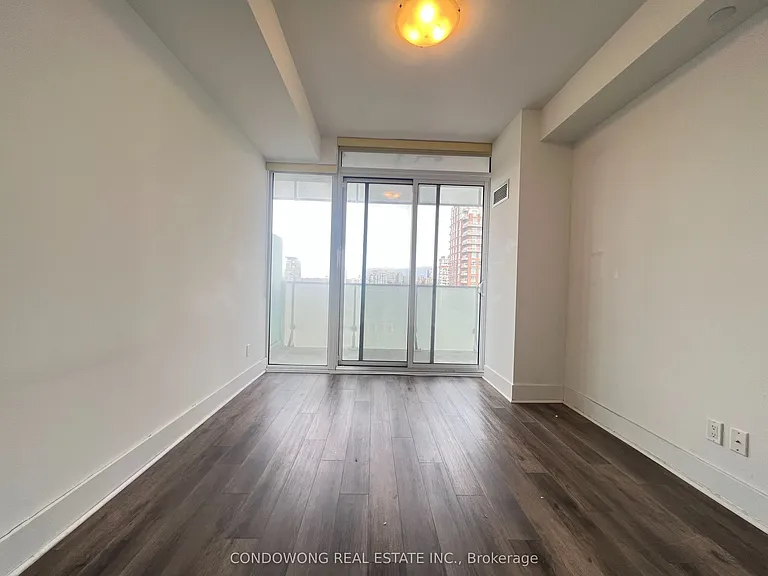 200 Bloor St W #1407 — Photo 5
