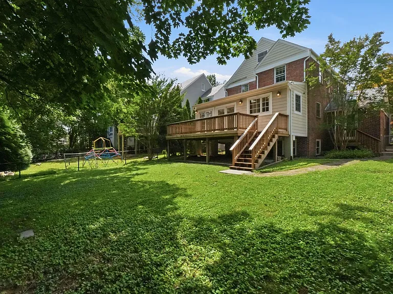 2812 Northampton St NW — Photo 23