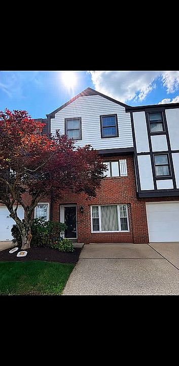 1st image of 217 Greenwood Dr