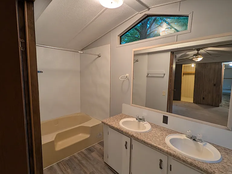 233 Ransdell Ln — Photo 6